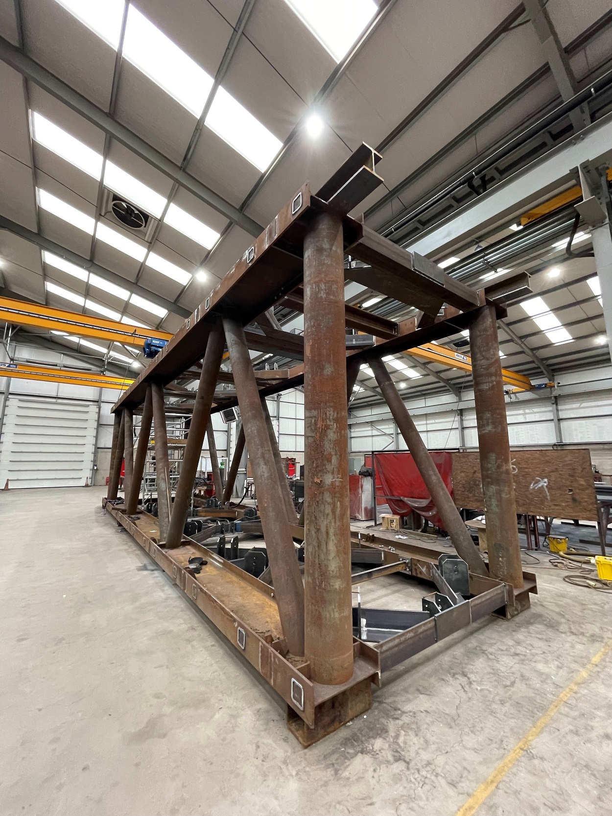 Very large piling frame