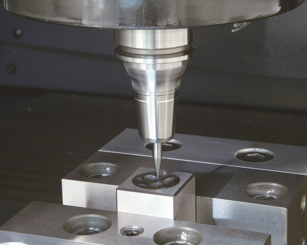 Hydraulic chuck offers runout of less than 1µm