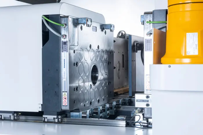 Staubli makes advances in mould clamping