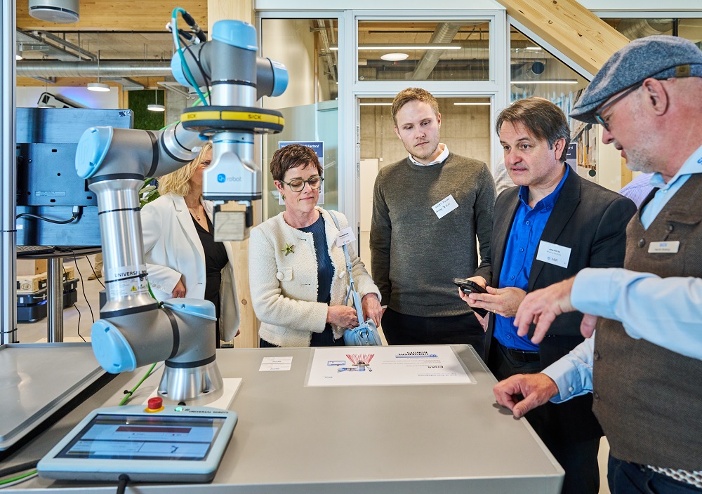 UR and MiR open new robotics hub