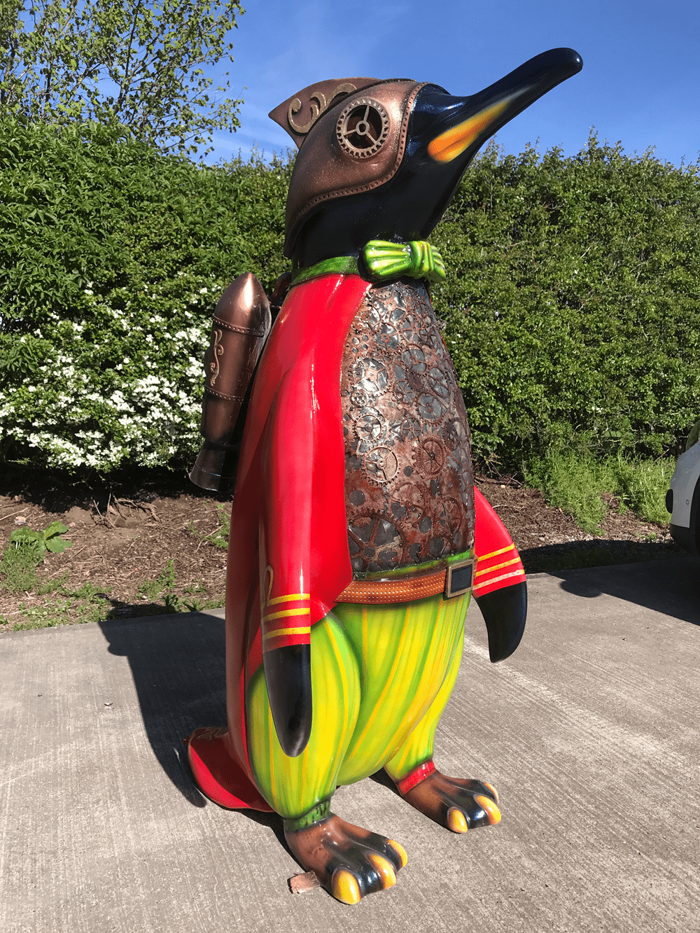 Mazak sponsors penguin sculpture