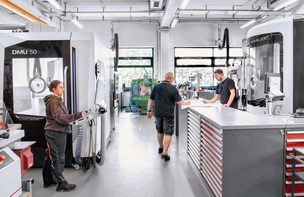 Precision machining cutting-edge research institute