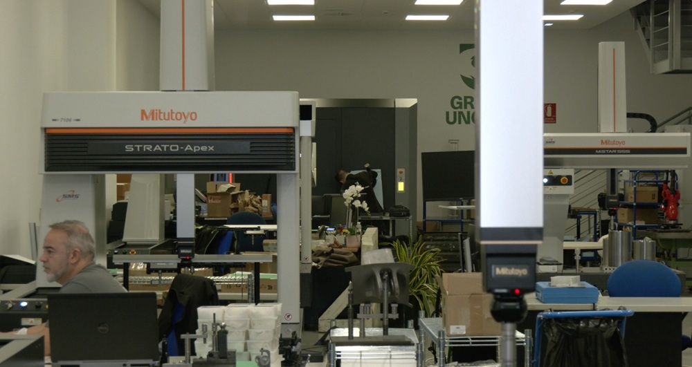 Mitutoyo delegation visits strategic partner