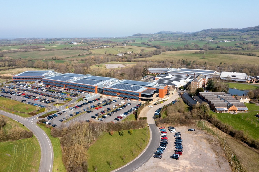 Renishaw recognised for apprenticeship excellence